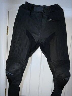 TekNic Women's Motorcycle Leather Pants